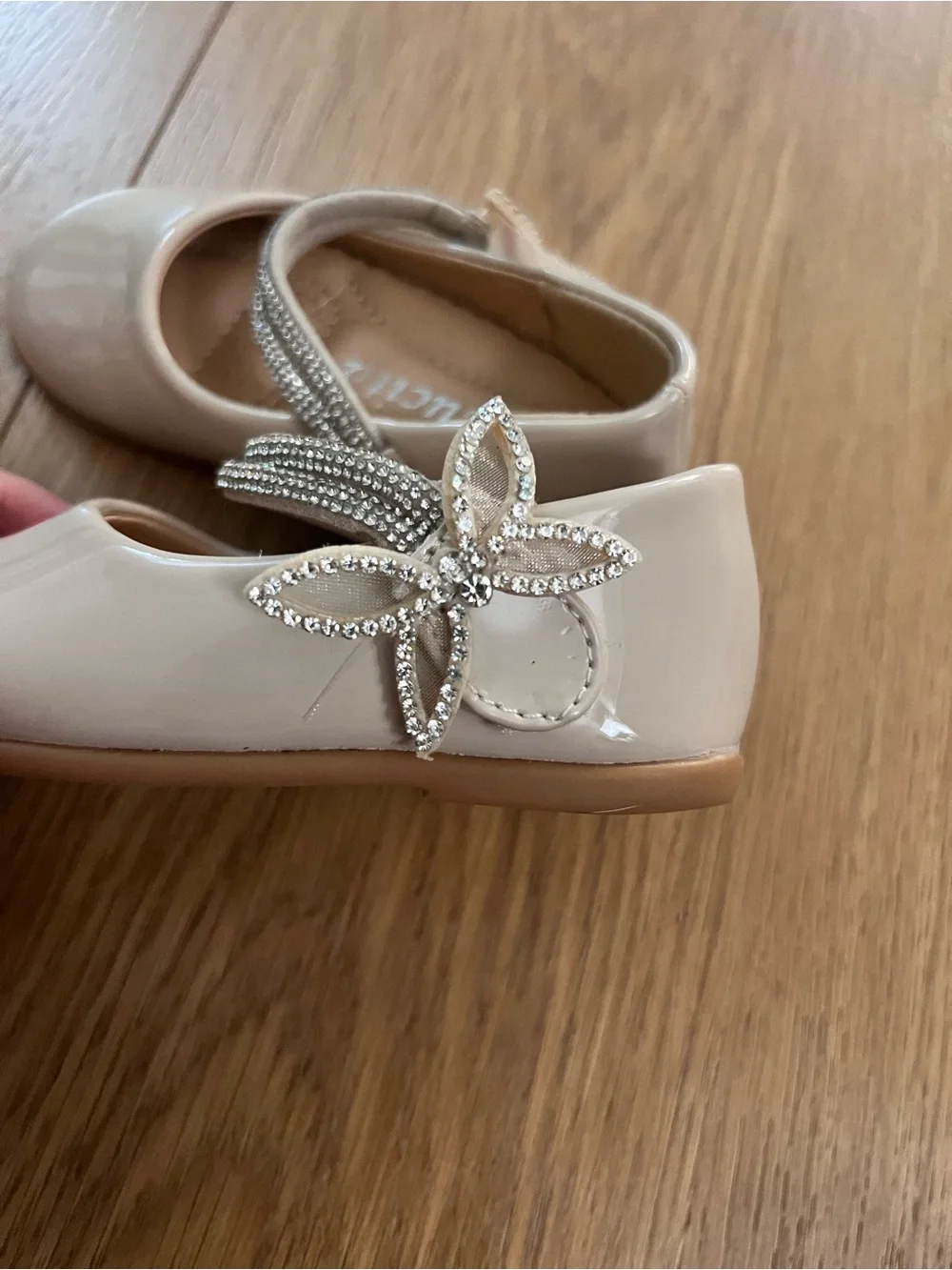 Girls Patent Ballet Flats with Crystal Flower - Cream
